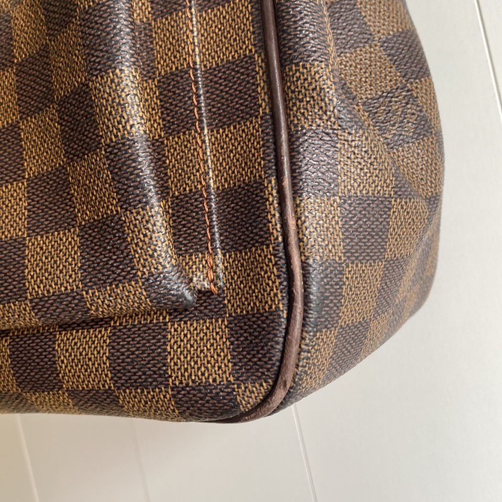 Louis Vuitton Discontinued Damier Ebene Uzes Manhattan Shoulder Bag - Picture 3 of 16